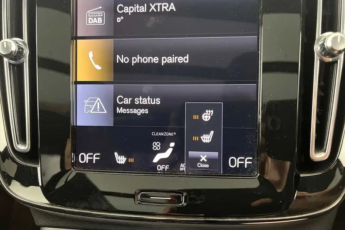 2022-volvo-xc40-15-t3-r-design-auto-big-37