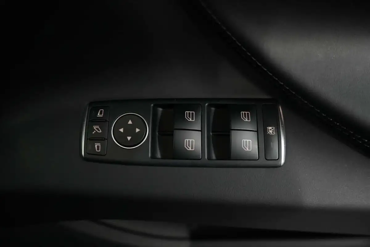 2018-tesla-model-x-e-75d-big-25