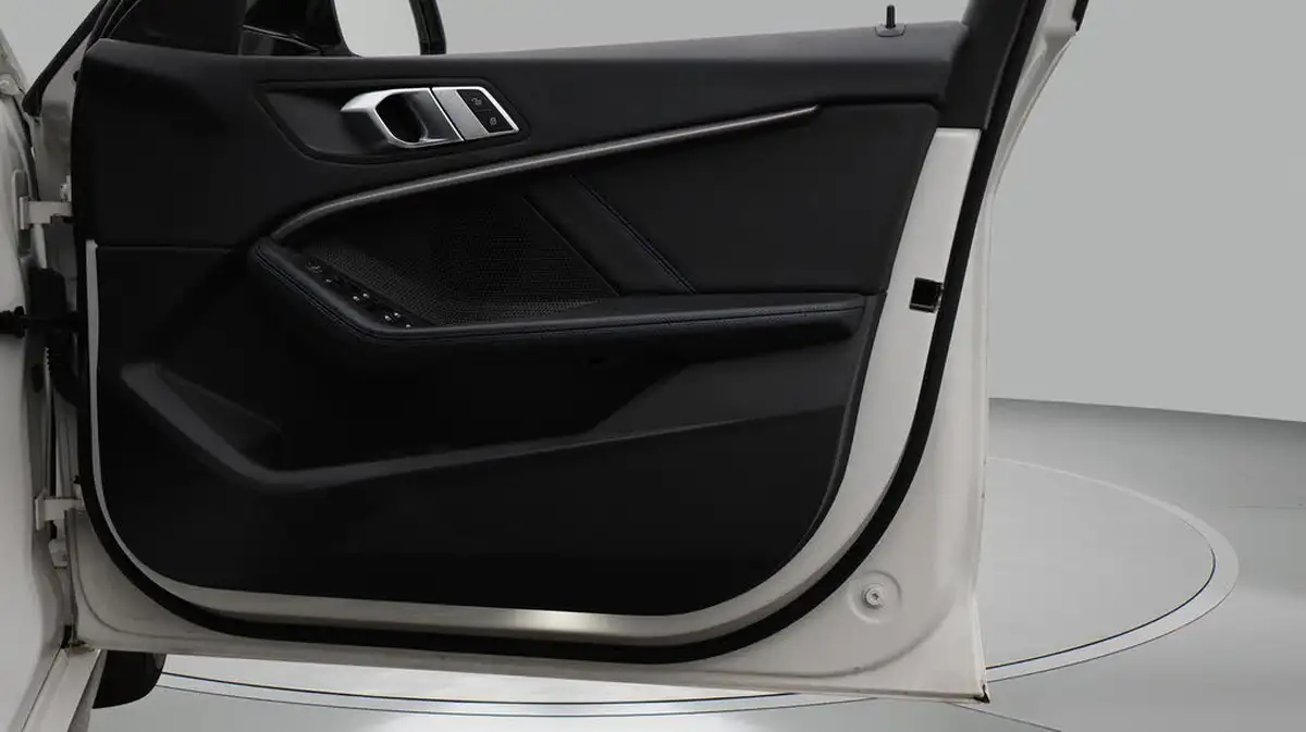 2022-bmw-1-series-15-118i-m-sport-lcp-big-15