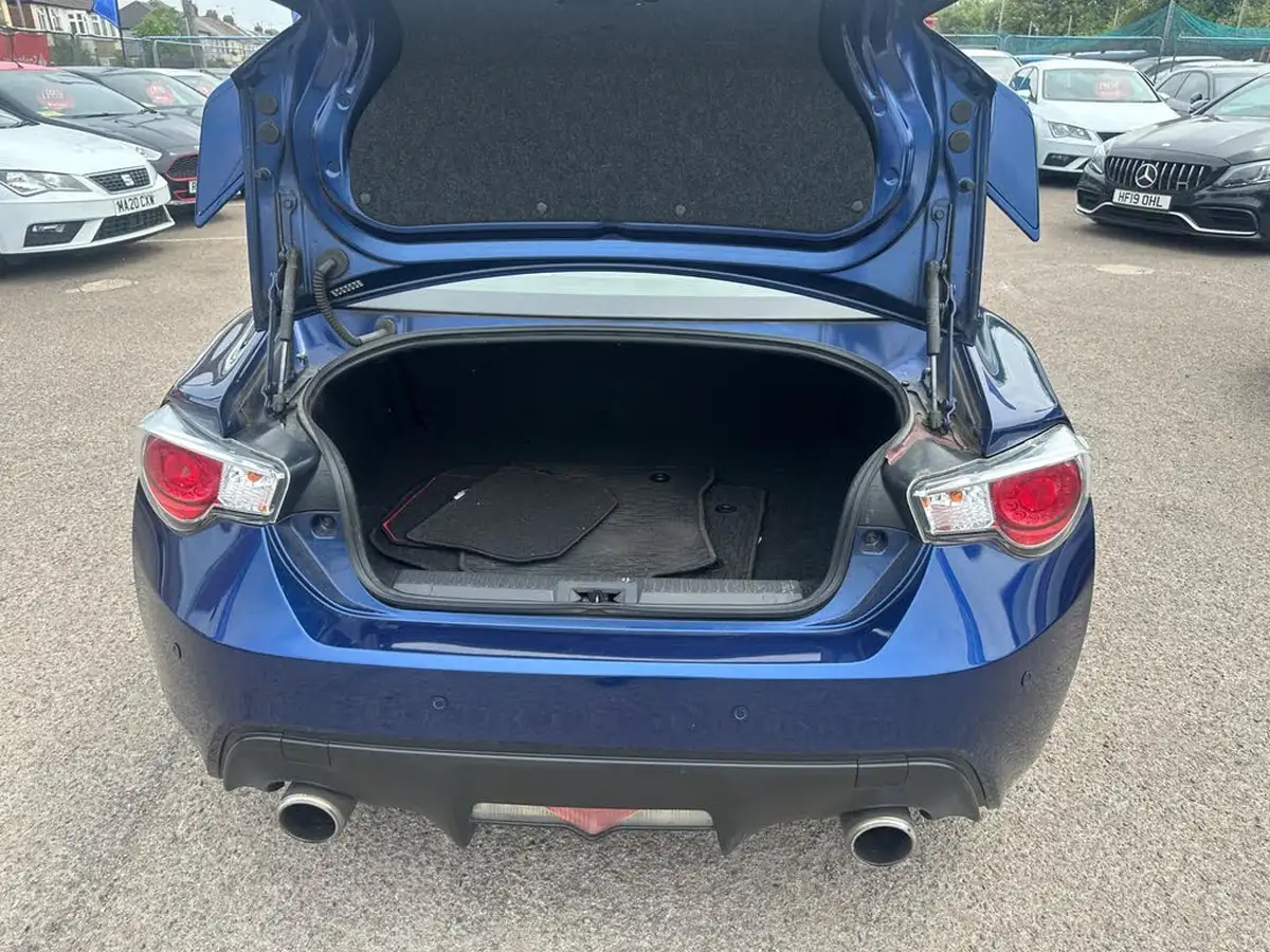 2012-toyota-gt86-20-big-13