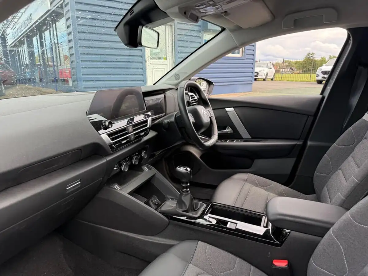 2023-citroen-c4-12-puretech-plus-big-12