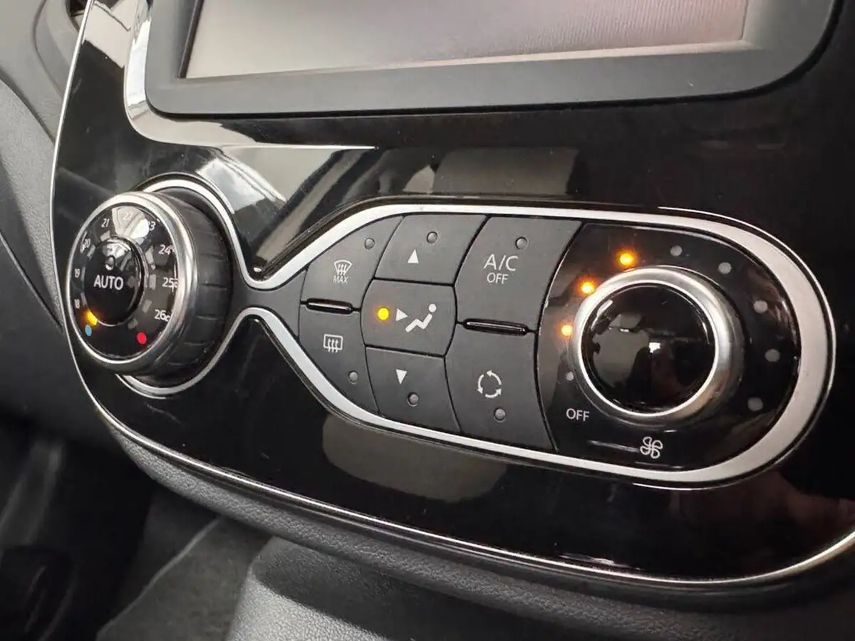 2019-renault-captur-09-tce-iconic-big-41
