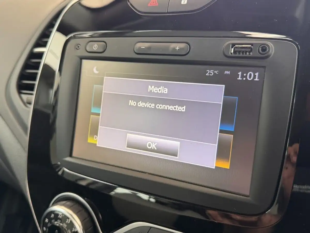 2019-renault-captur-09-tce-iconic-big-45