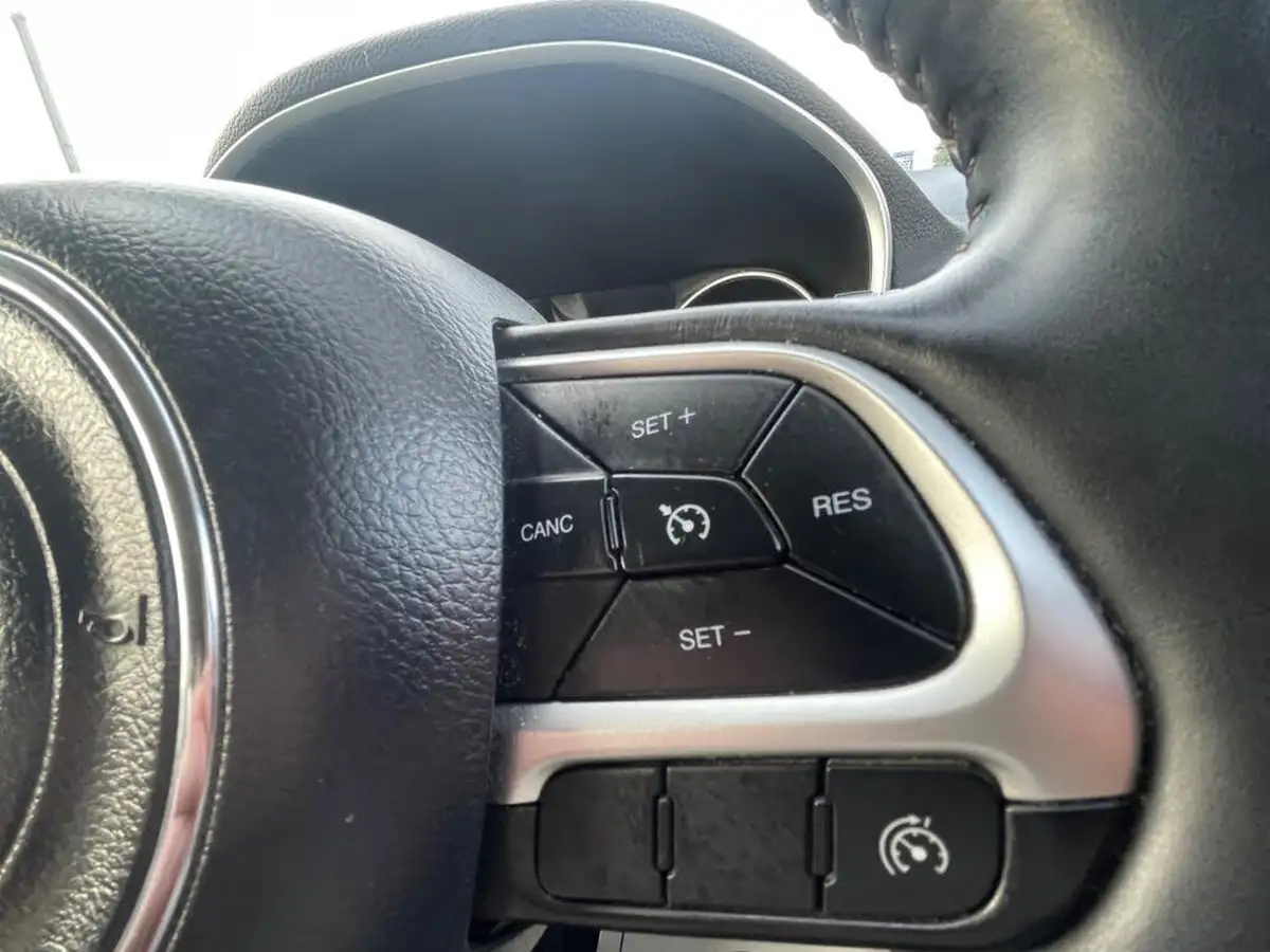 2019-jeep-compass-20multijet-ii-limited-168bhp-auto-big-39