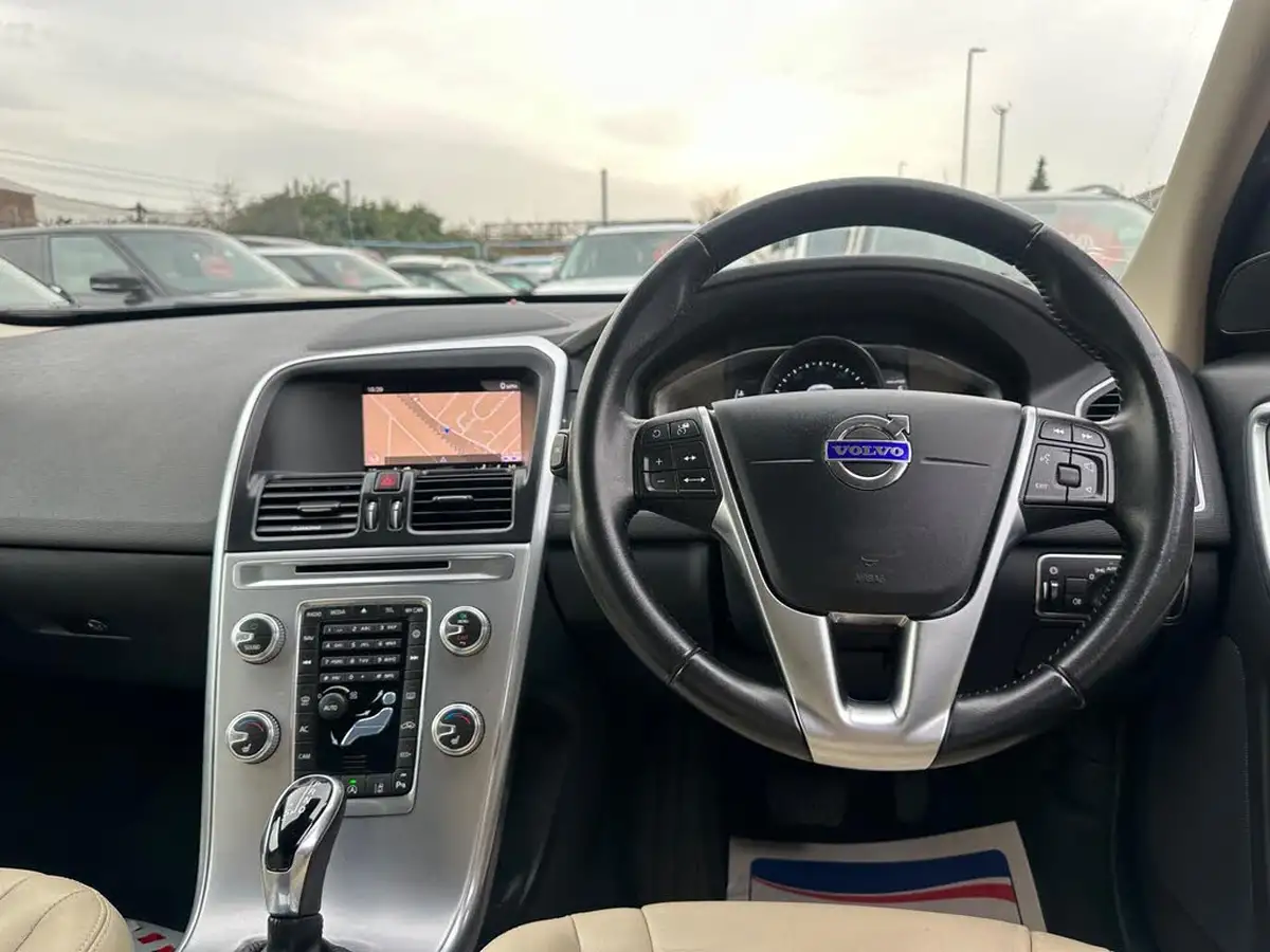 2017-volvo-xc60-20-t5-se-lux-big-12
