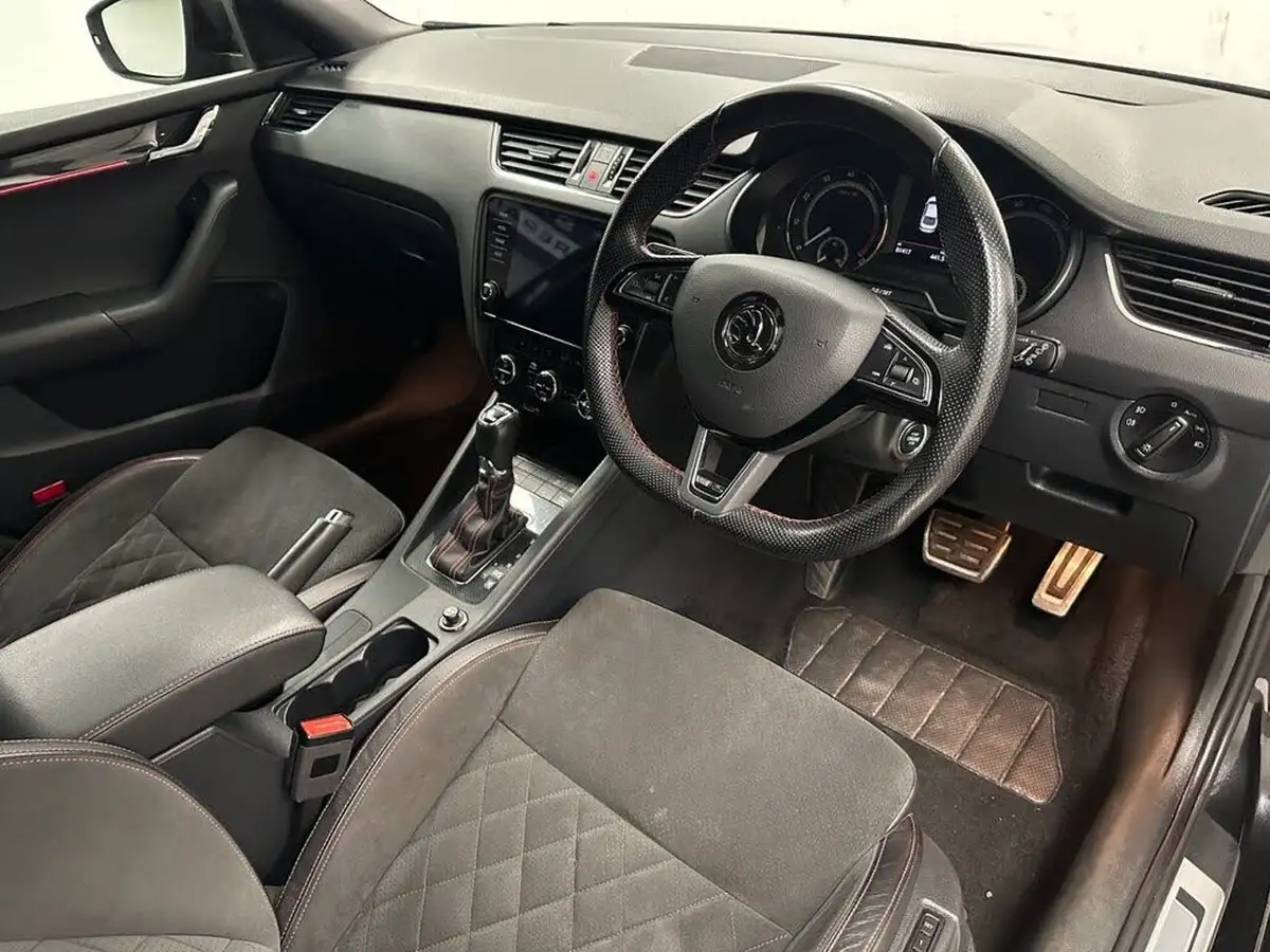 2019-skoda-octavia-20-tsi-vrs-challenge-hatchback-dsg-big-9
