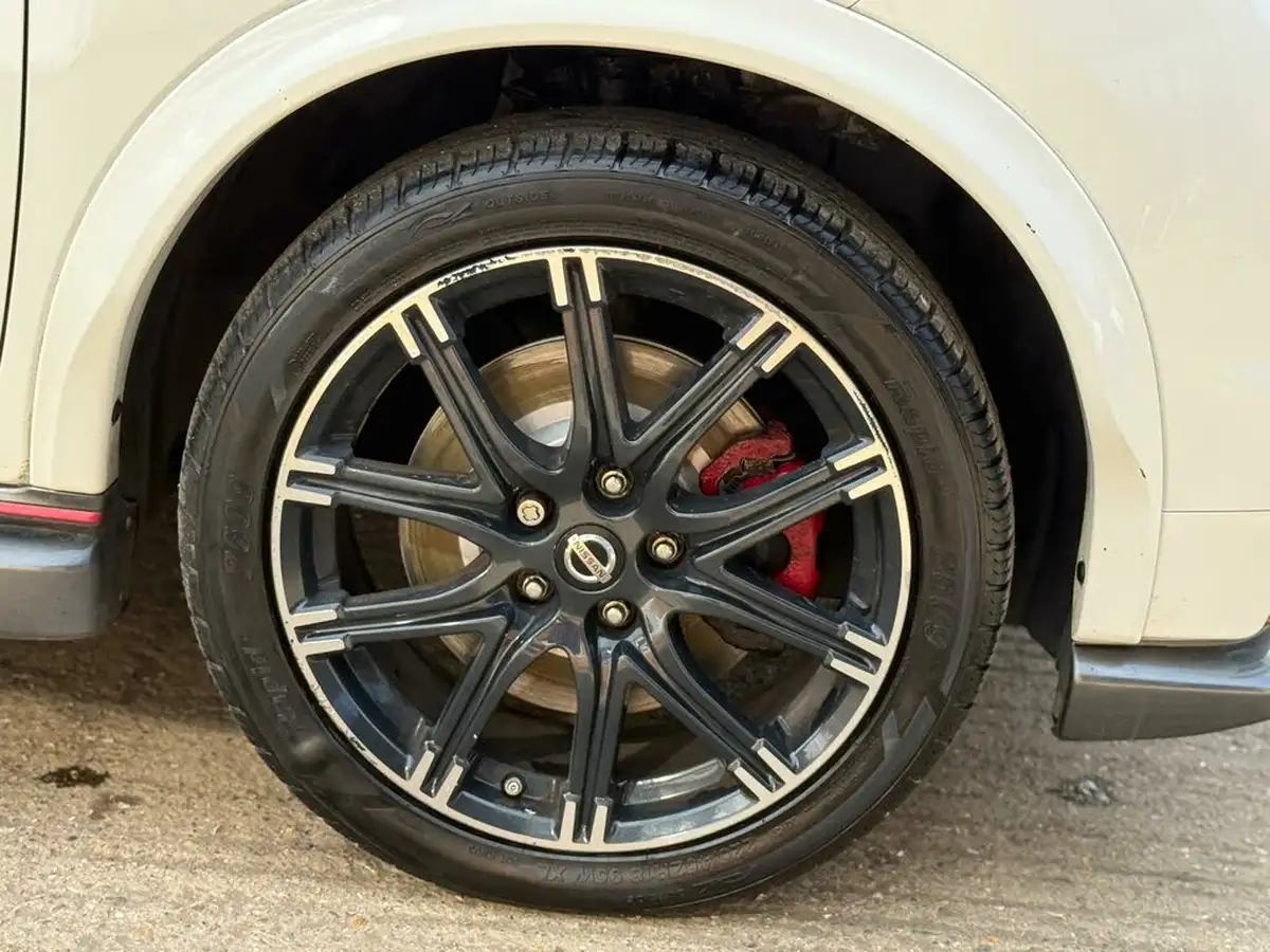 2015-nissan-juke-16-nismo-rs-218ps-big-16