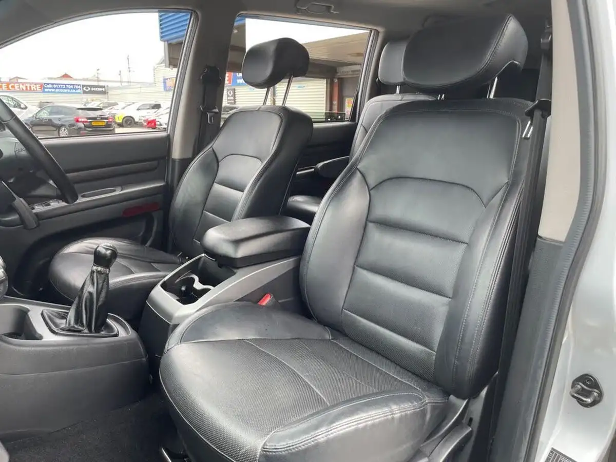 2019-kgm-ssangyong-turismo-22td-ex-big-34