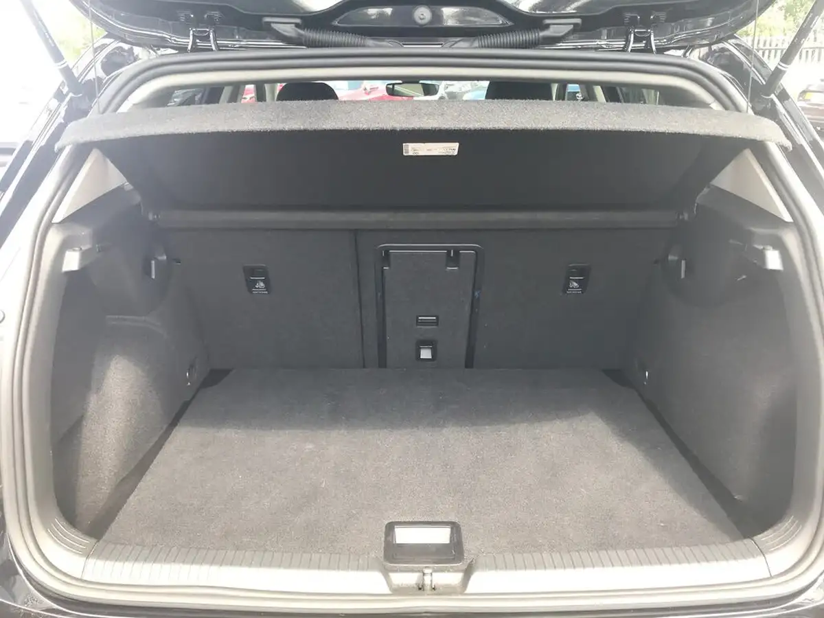 2023-volkswagen-golf-15-tsi-style-edition-150ps-big-6