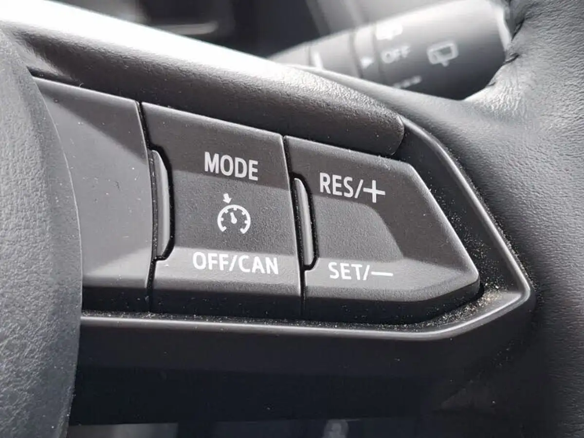 2024-mazda-mazda2-15-skyactiv-g-centre-line-big-16