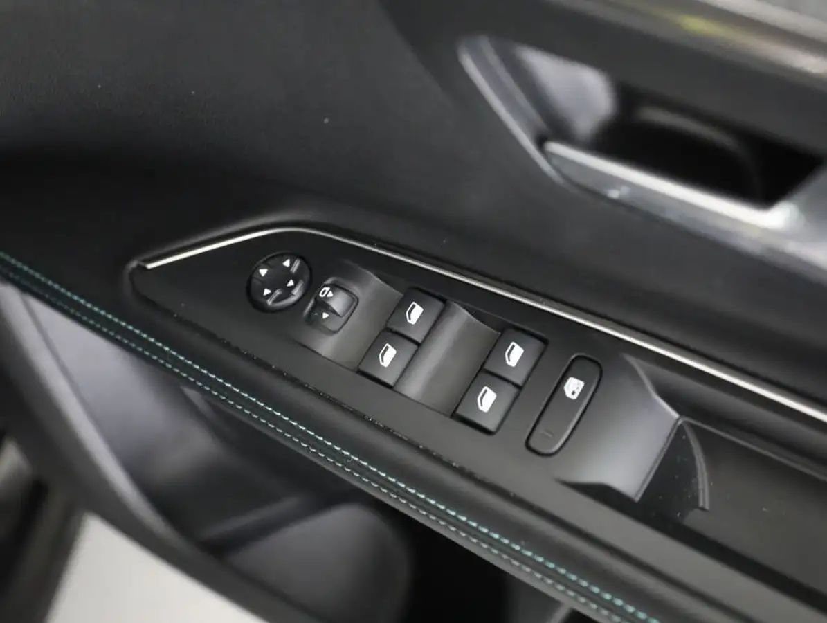 2022-peugeot-5008-suv-15-bluehdi-allure-premium-eat8-big-37