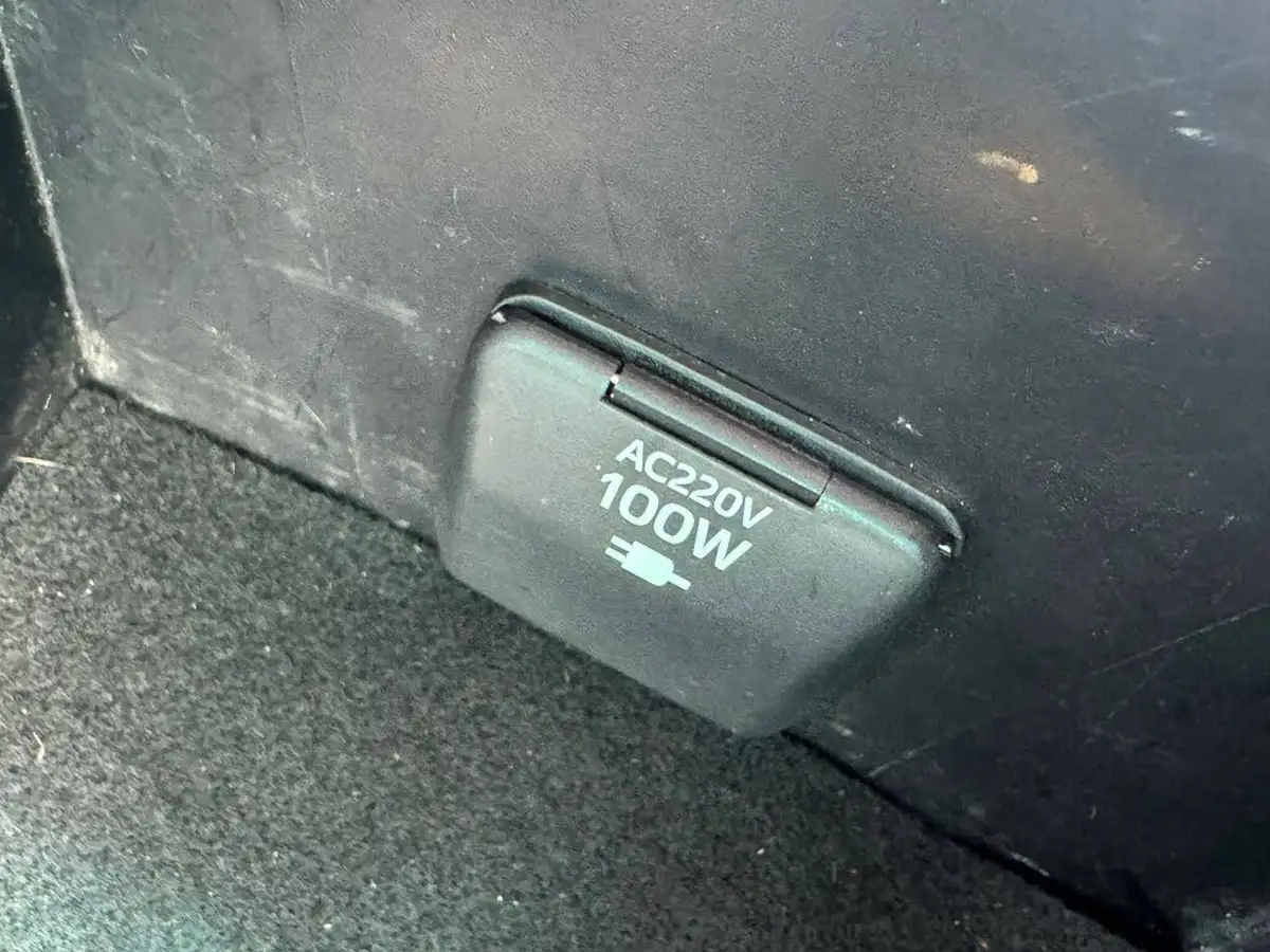 2020-toyota-hi-lux-24d-4d-invincible-150hpeu6dt-e-35t-auto-big-24