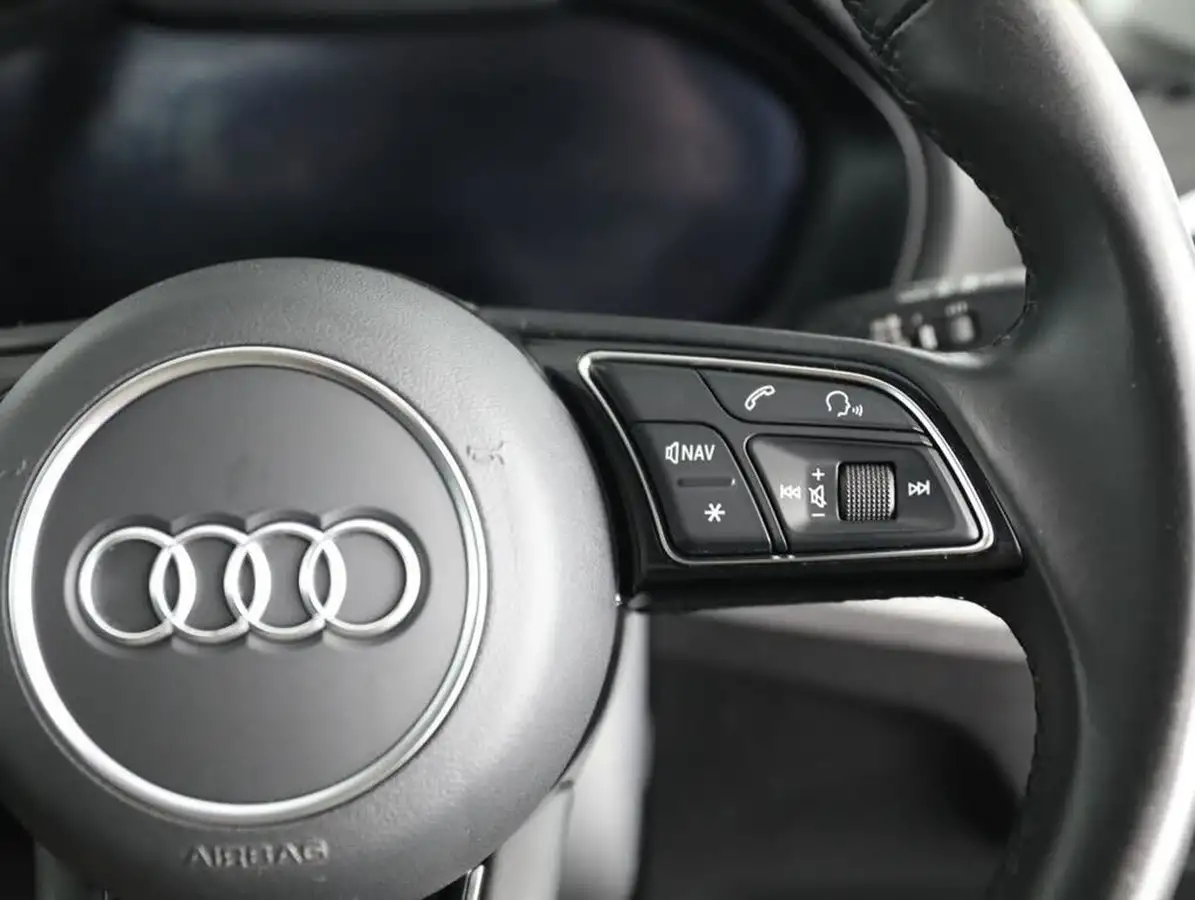 2022-audi-q2-10-30-tfsi-sport-big-42