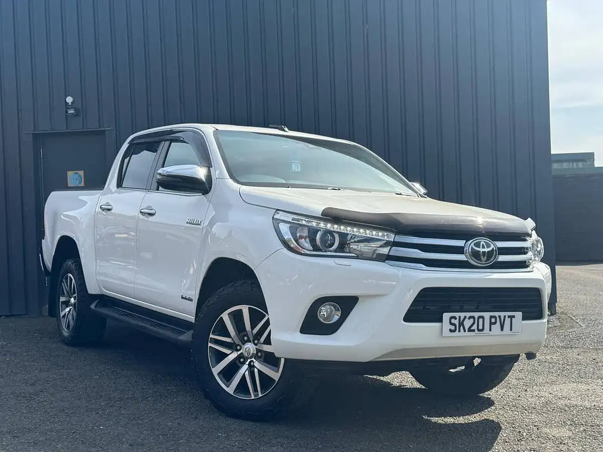 2020-toyota-hi-lux-24d-4d-invincible-150hpeu6dt-e-35t-auto-big-0