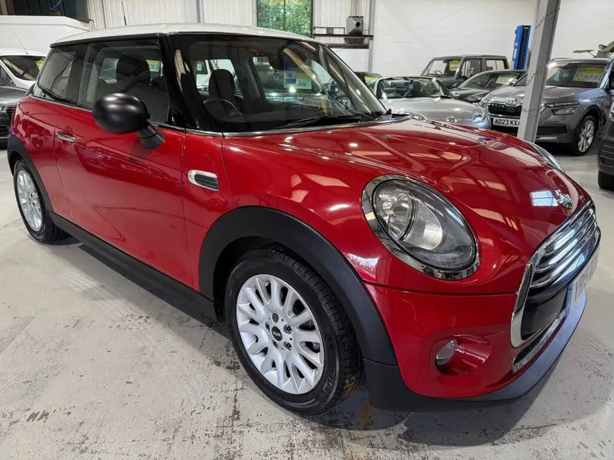 2015-mini-cooper-15td-cooper-d-114bhp-3d-big-0