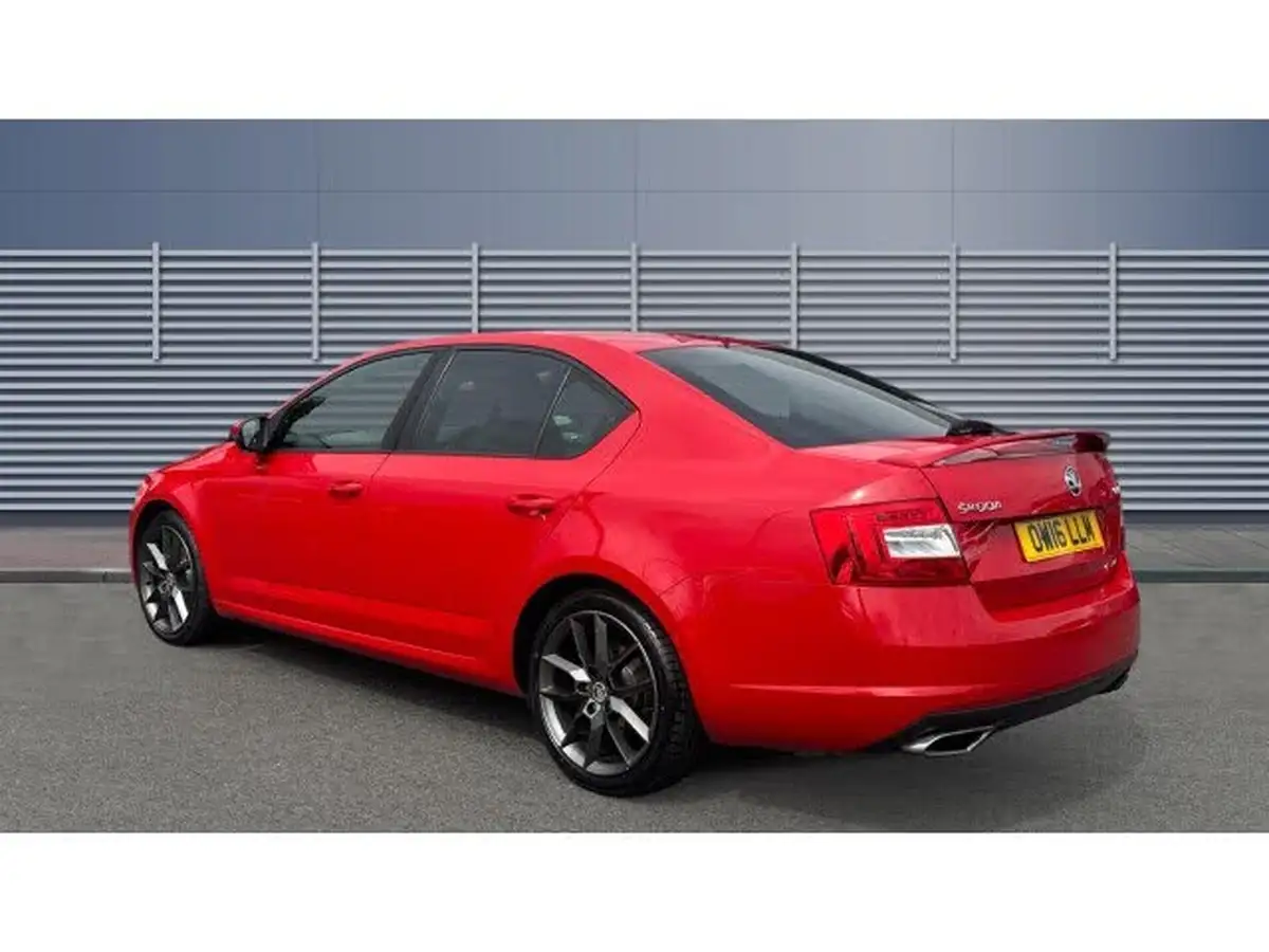 2016-skoda-octavia-20tdi-vrs-hatchback-dsg-big-1