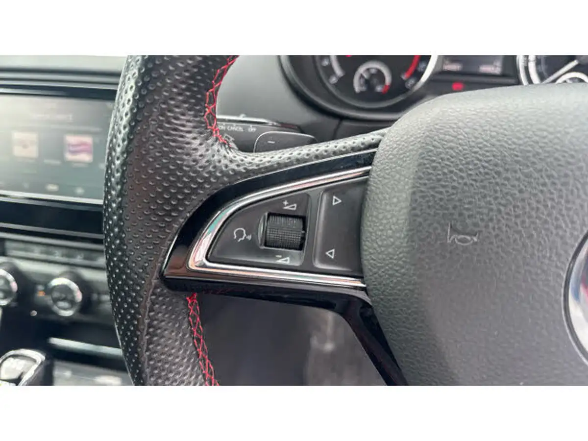 2016-skoda-octavia-20tdi-vrs-hatchback-dsg-big-25