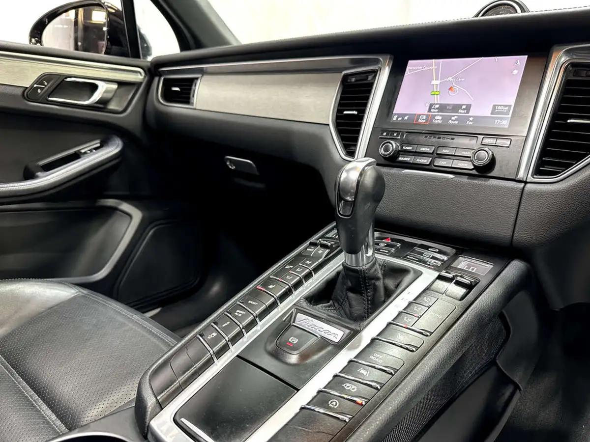 2016-porsche-macan-30-gts-big-53