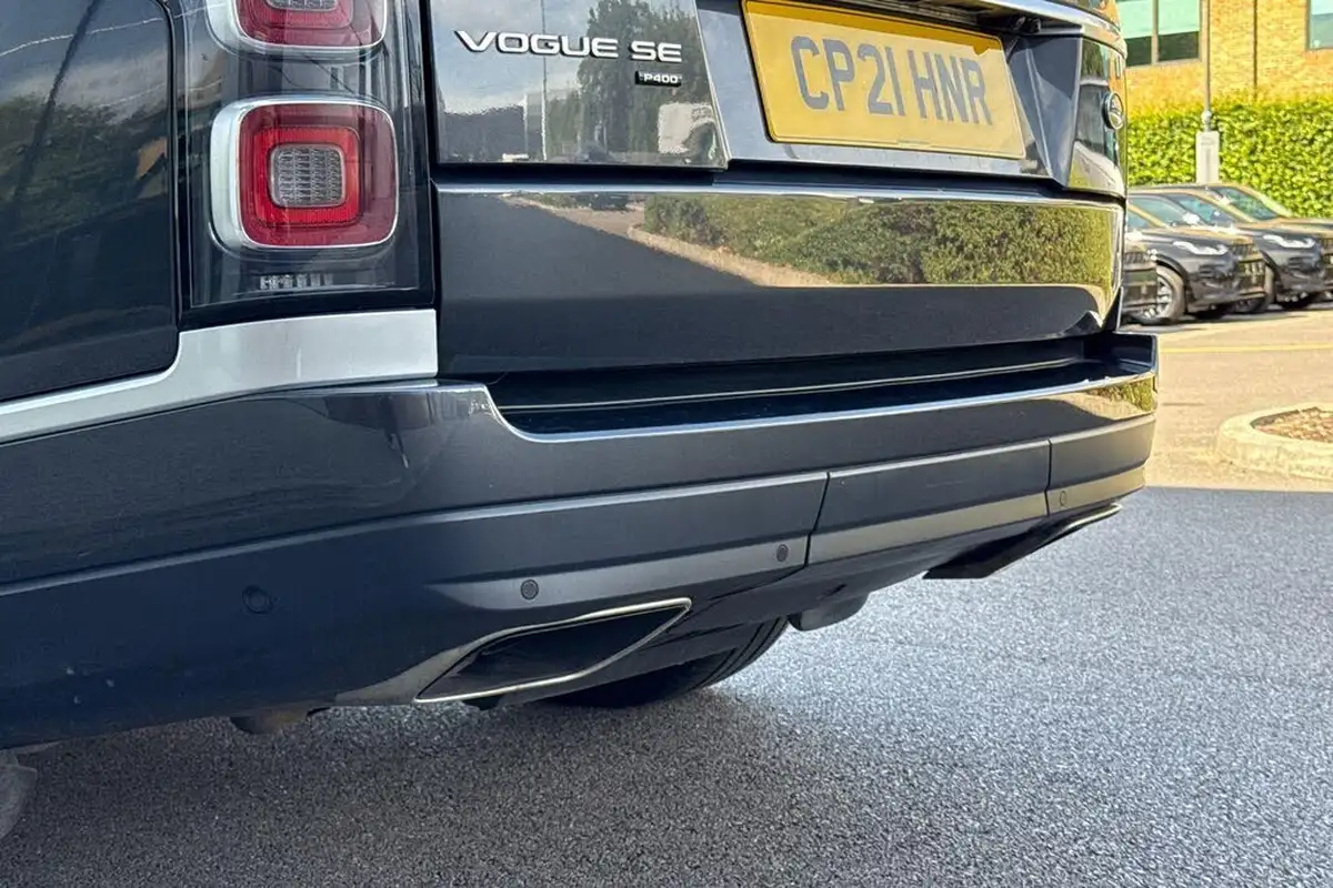 2021-land-rover-range-rover-30-p400-vogue-se-big-22