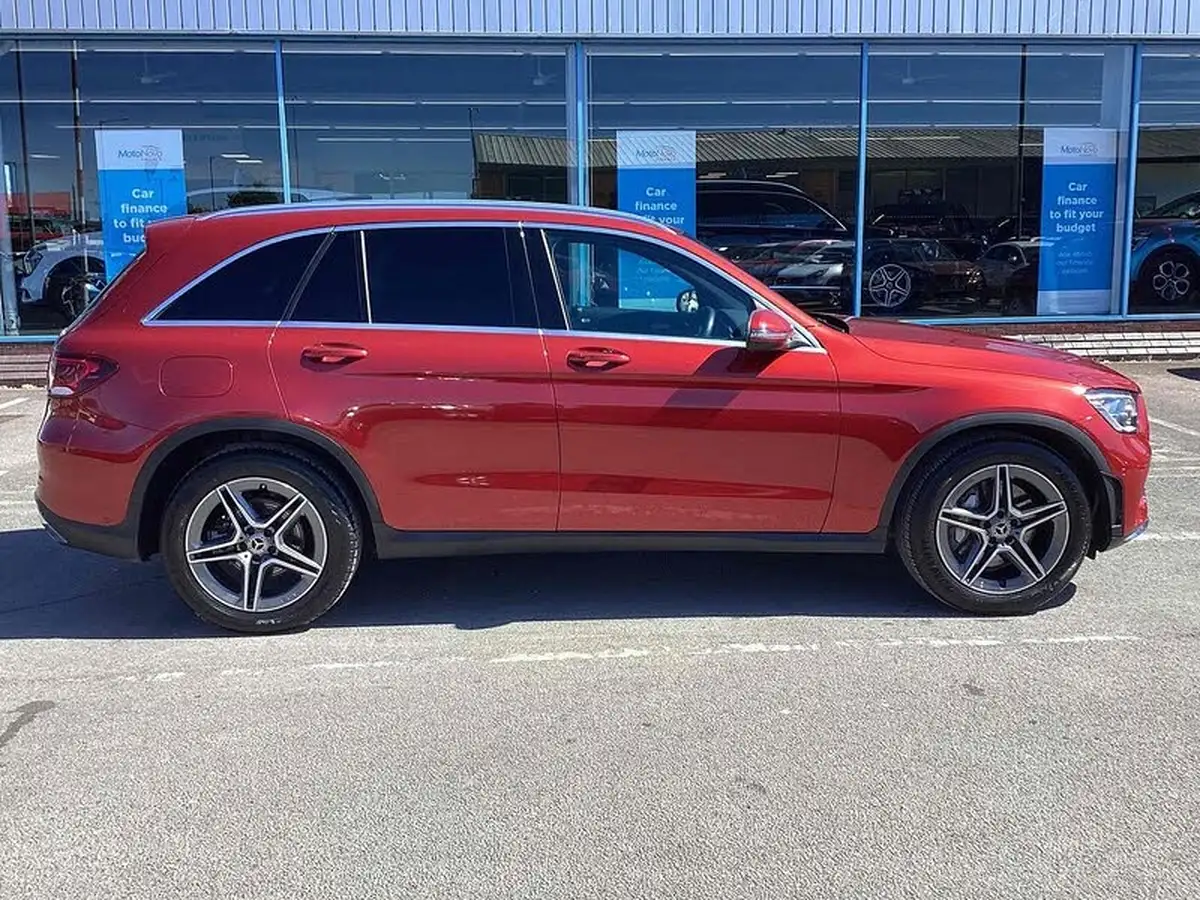 2021-mercedes-benz-glc-class-20d-glc220d-amg-line-station-wagon-5d-1950cc-4matic-plus-big-15