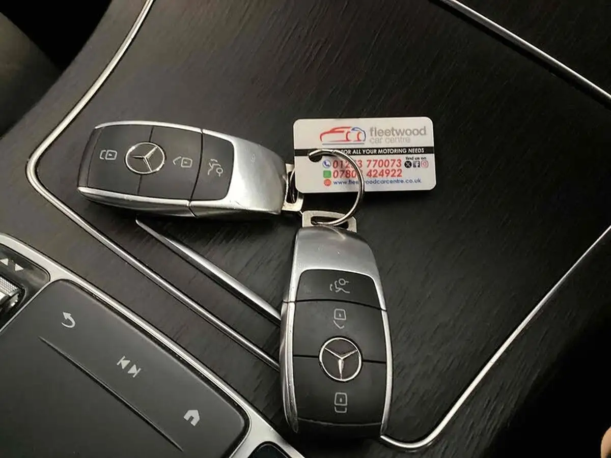 2021-mercedes-benz-glc-class-20d-glc220d-amg-line-station-wagon-5d-1950cc-4matic-plus-big-39