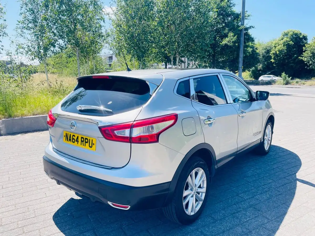 2014-nissan-qashqai-12-acenta-premium-big-7