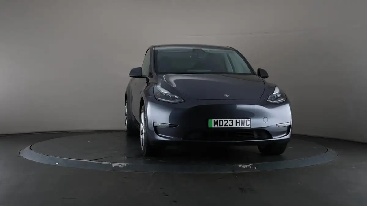 2023-tesla-model-y-e-long-range-big-51