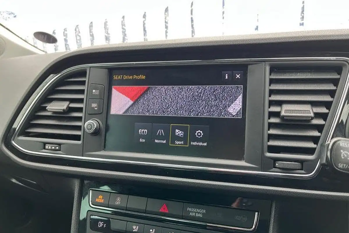 2018-seat-leon-14-tsi-fr-technology-hatchback-5d-big-23