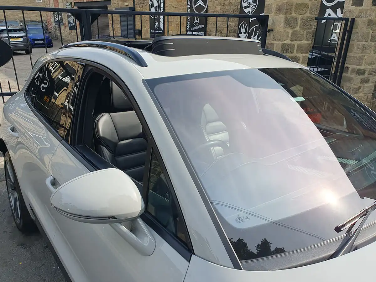 2021-porsche-macan-20-265ps-big-16