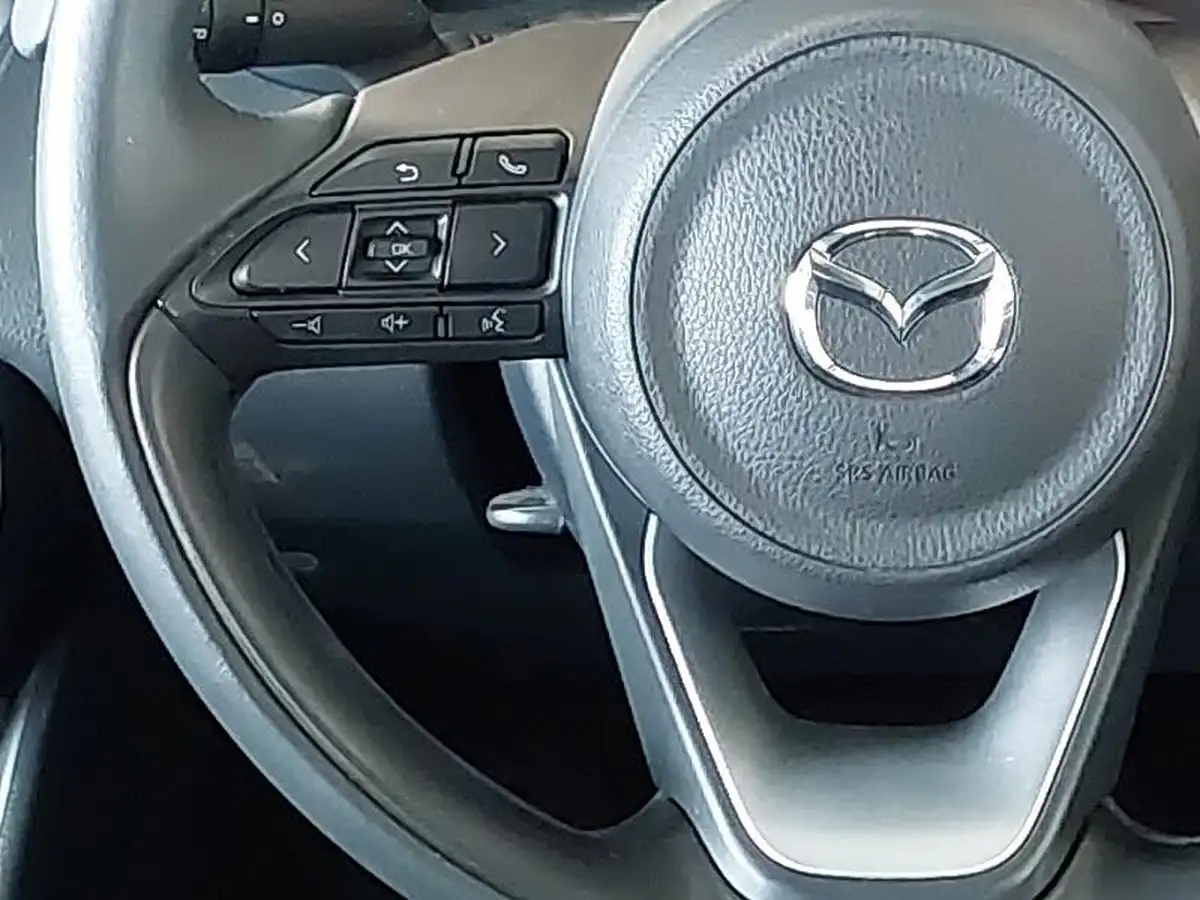 2024-mazda-mazda2-15-centre-line-big-9