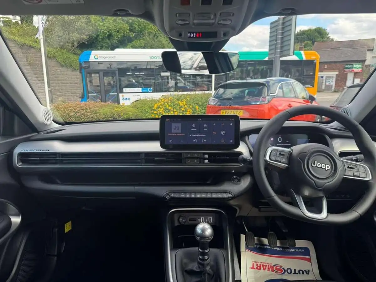 2025-jeep-avenger-12-gse-summit-big-9