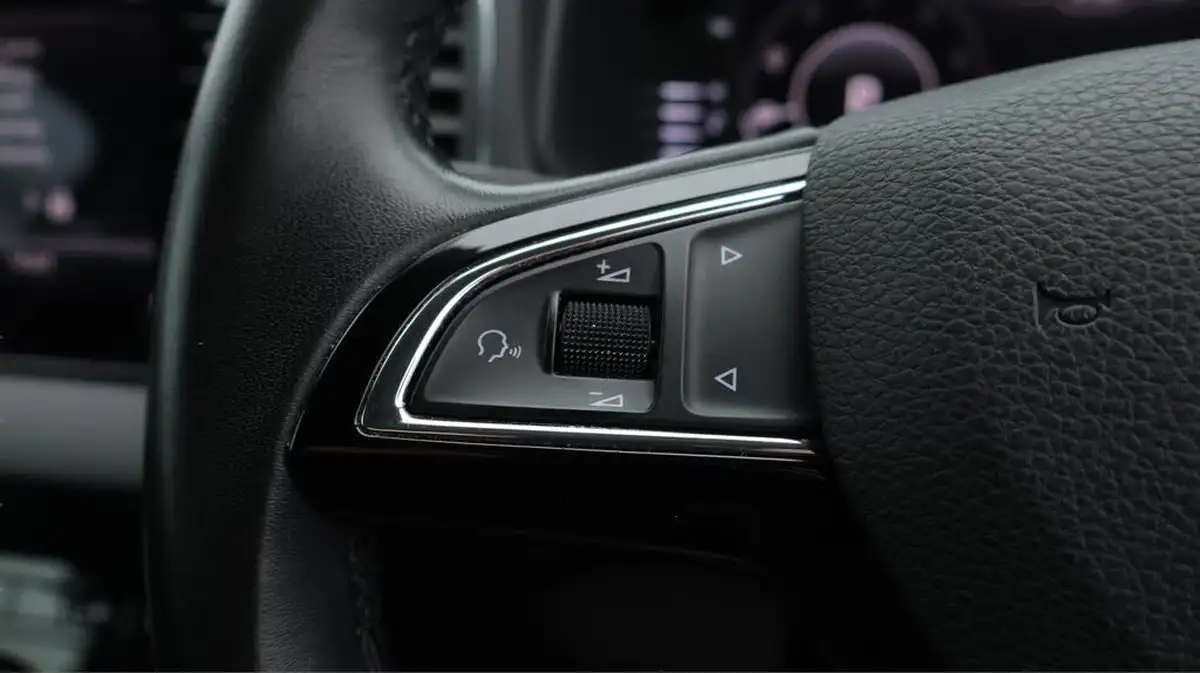 2019-skoda-karoq-15-tsi-se-l-dsg-big-24