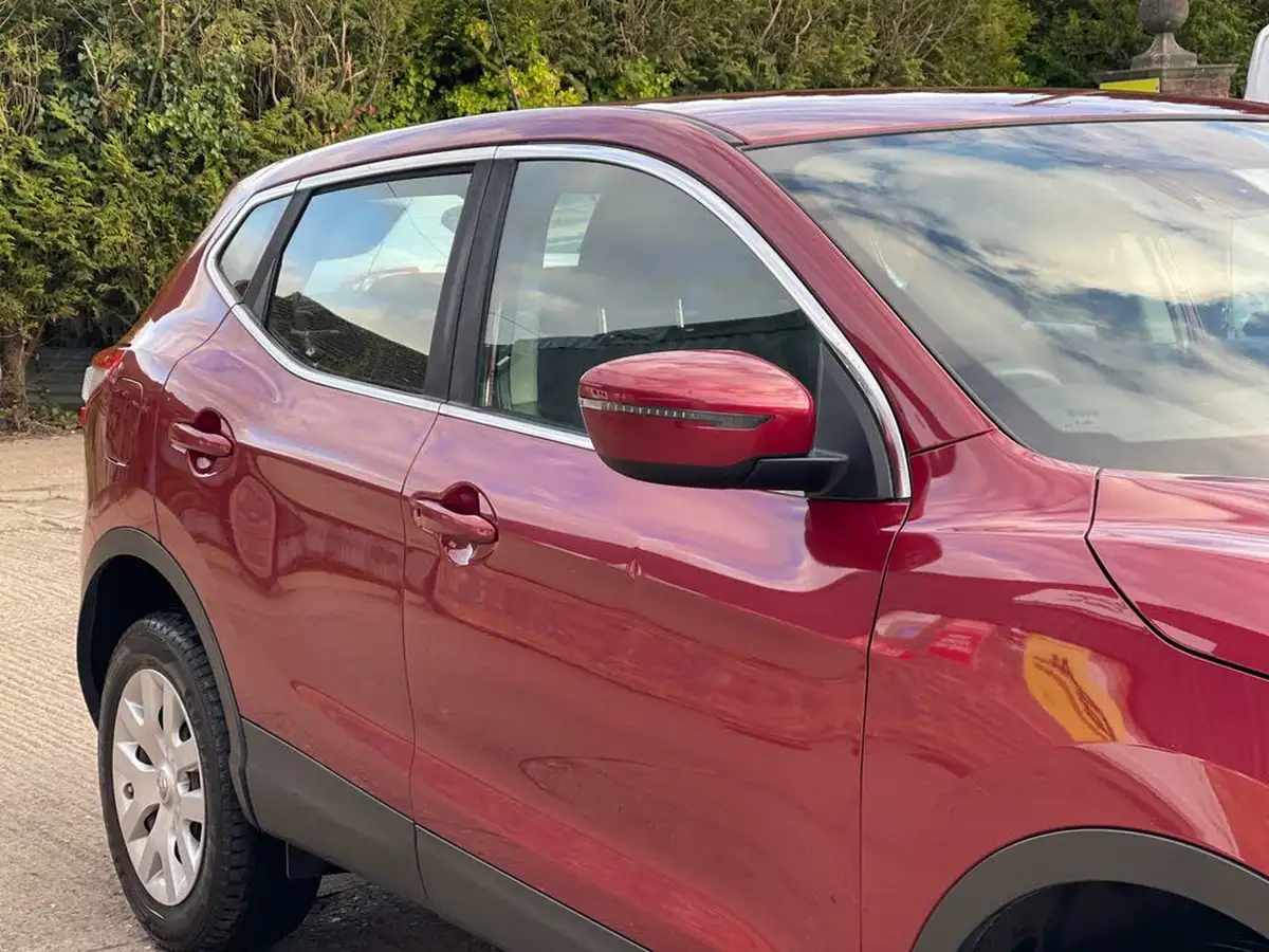 2015-nissan-qashqai-15dci-visia-smart-vision-pack-big-17