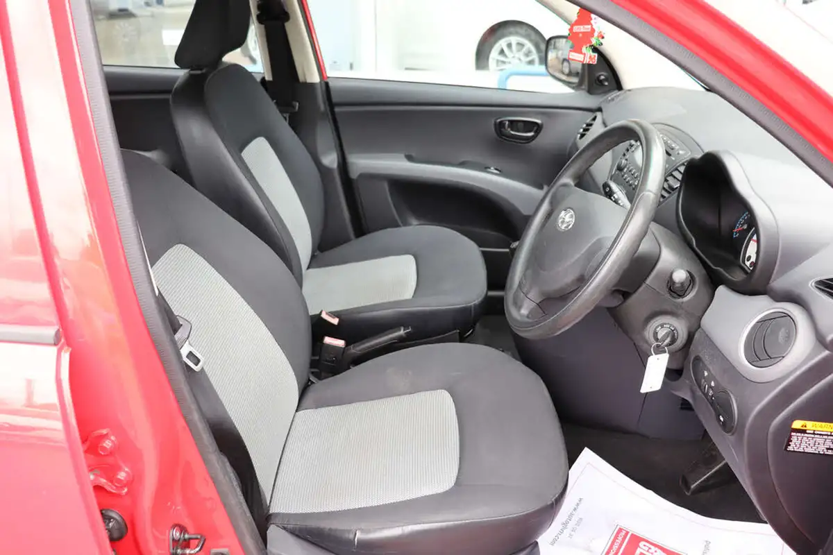 2009-hyundai-i10-12-classic-big-15