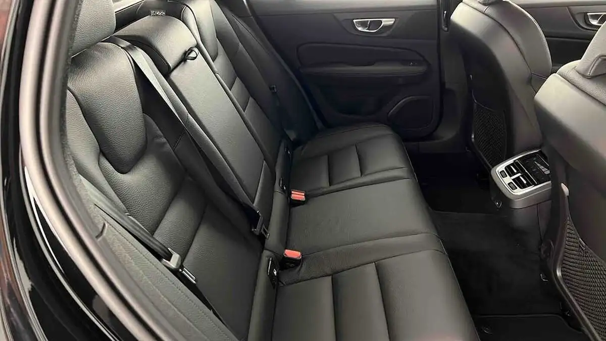 2025-volvo-v60-20-b4-plus-station-wagon-big-23