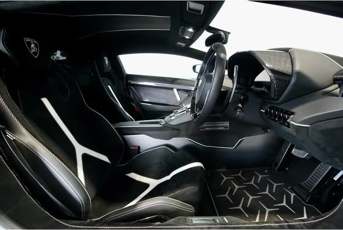 2021-lamborghini-aventador-65-svj-big-10