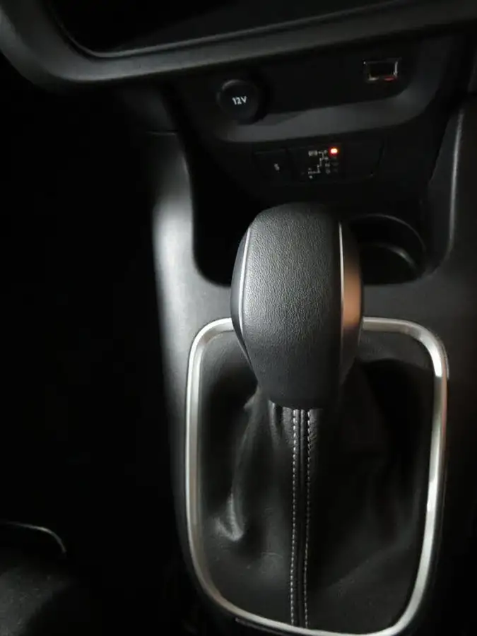2024-citroen-c3-12-puretech-plus-110ps-eat6-big-11
