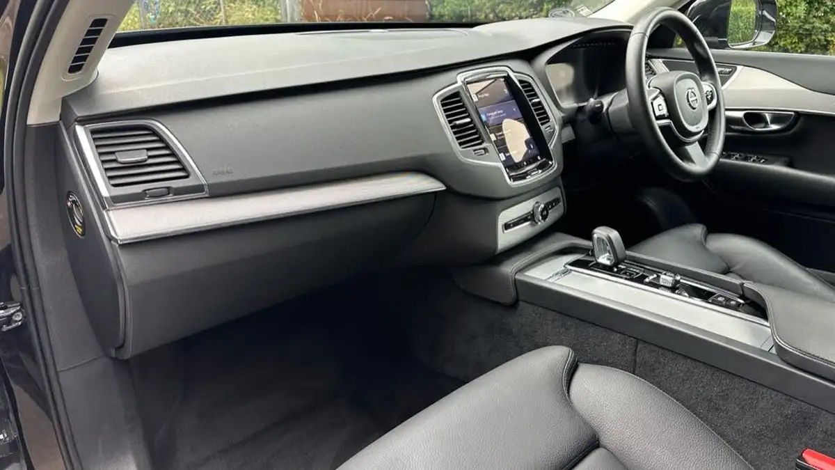 2023-volvo-xc90-20-b5-core-big-36