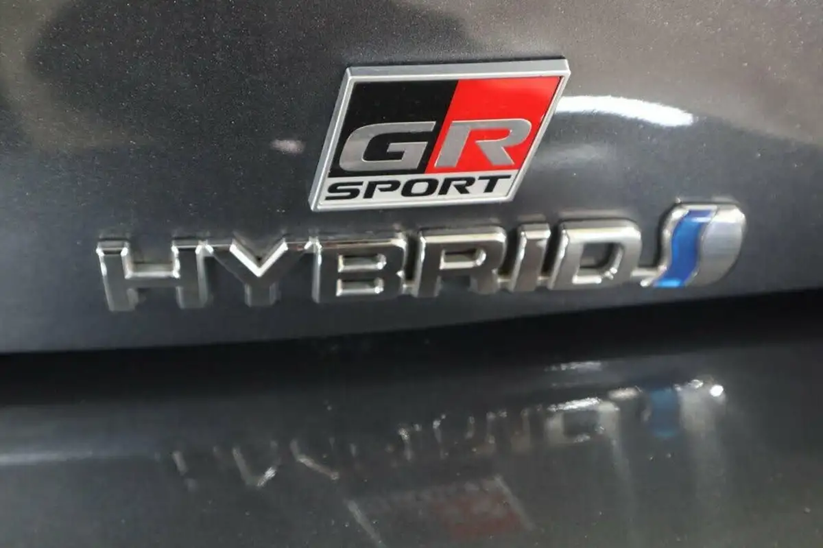 2023-toyota-corolla-18-vvt-i-gr-sport-138bhp-hatchback-big-52