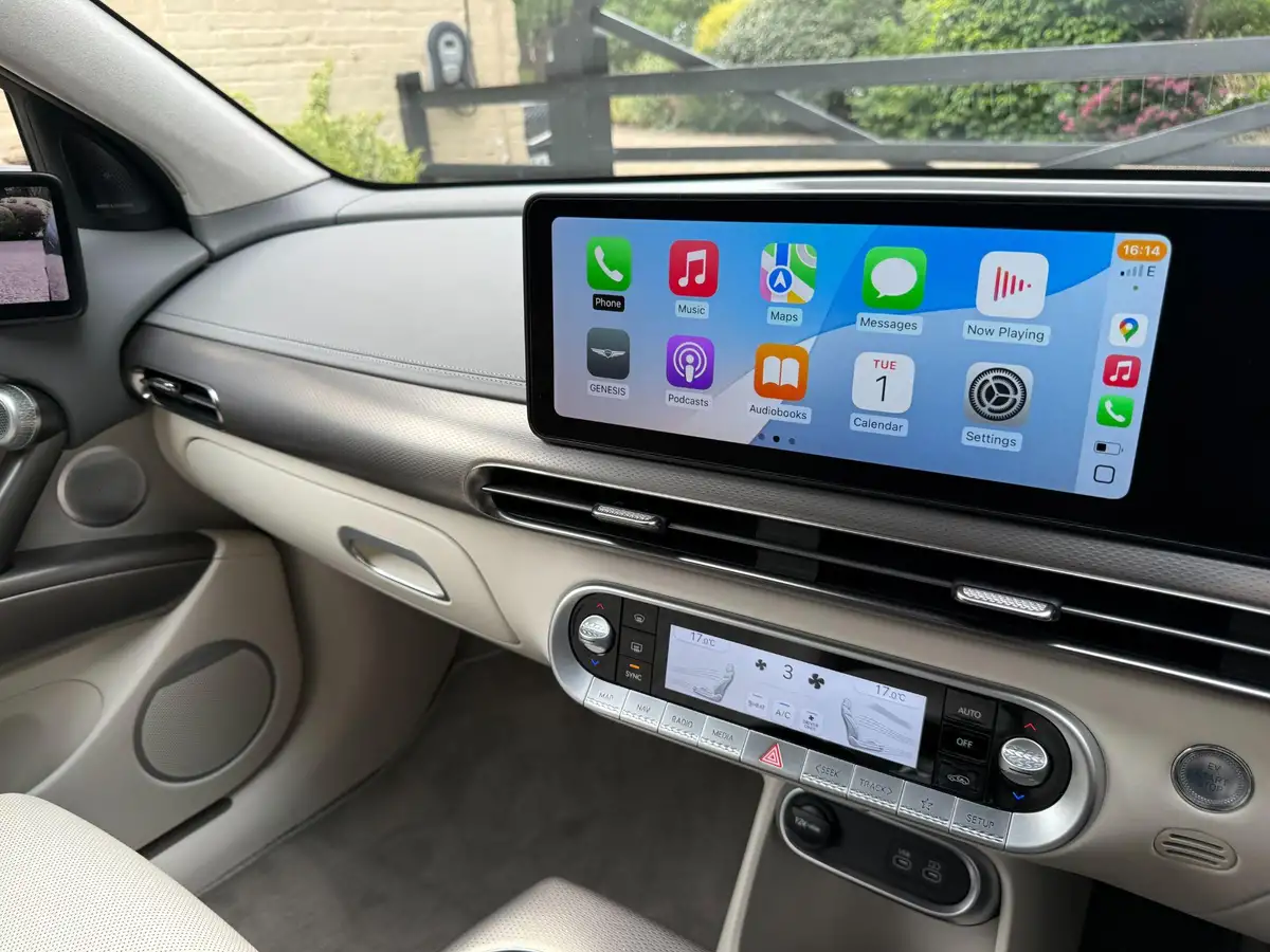 2022-genesis-gv60-e-sport-plus-big-70