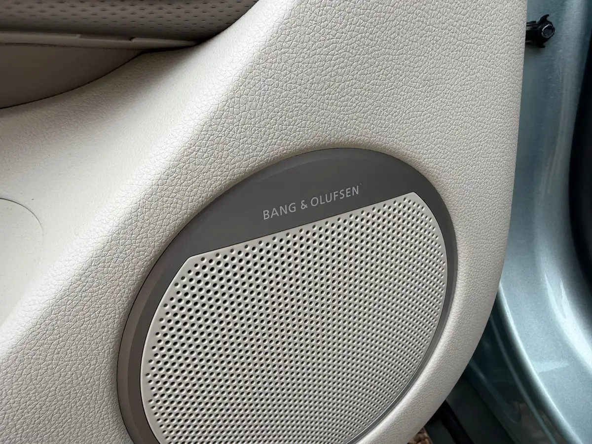 2022-genesis-gv60-e-sport-plus-big-46