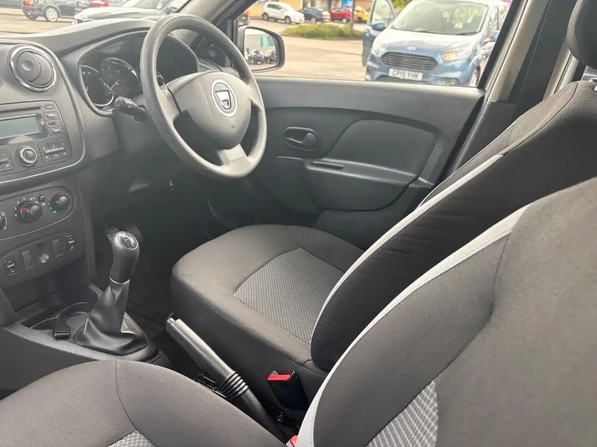 2016-dacia-sandero-12-ambiance-big-17