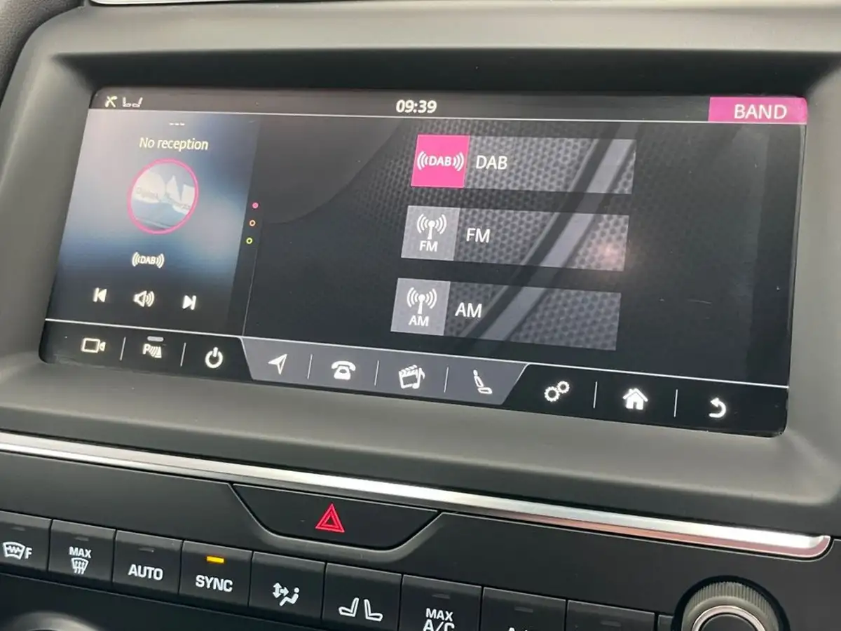 2019-jaguar-e-pace-20-i4-r-dynamic-s-200ps-big-39