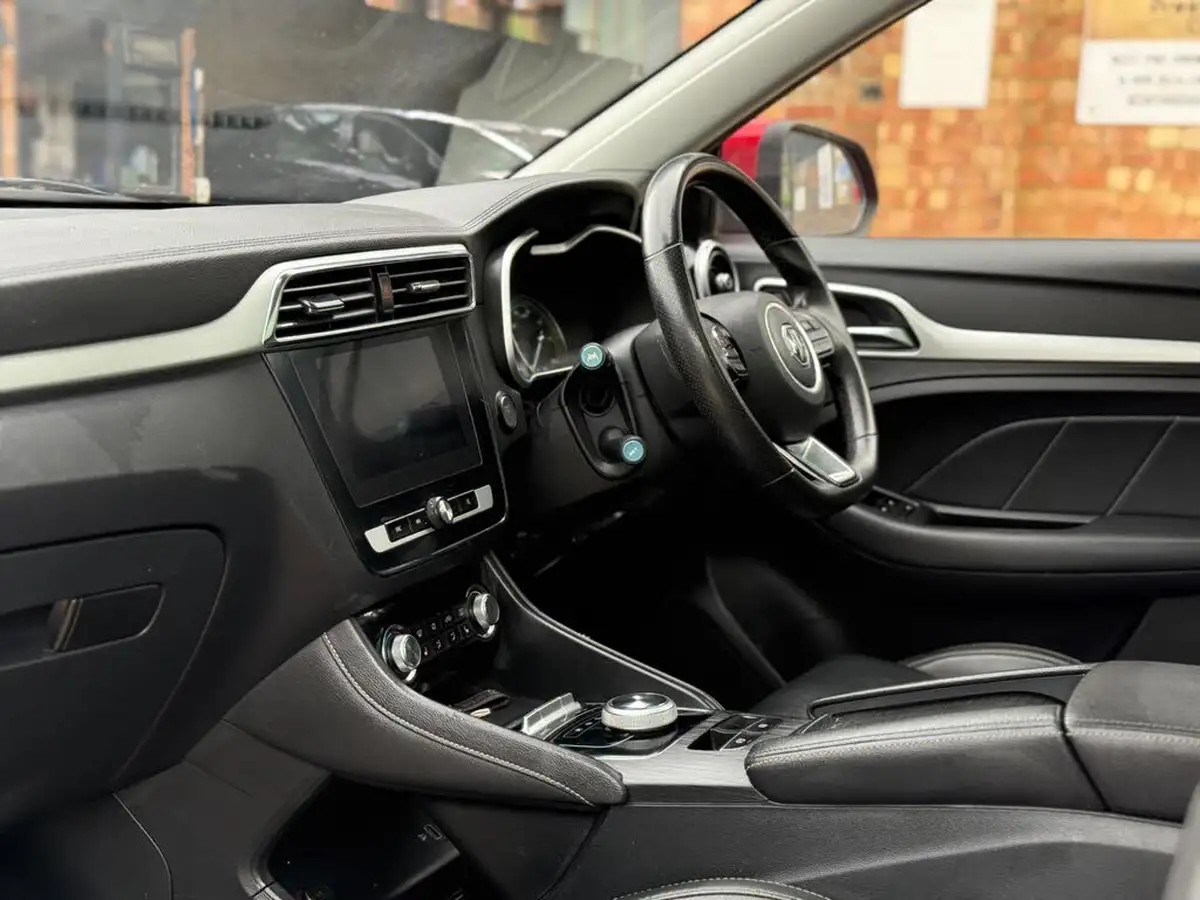 2020-mg-zs-suv-e-exclusive-ev-big-12