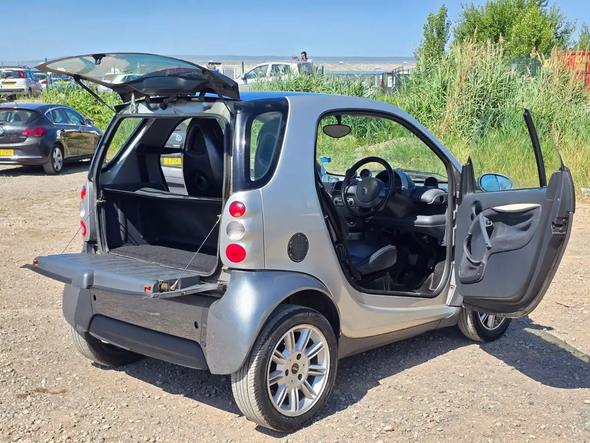 2002-smart-car-smart-06-passion-hatchback-3d-big-11