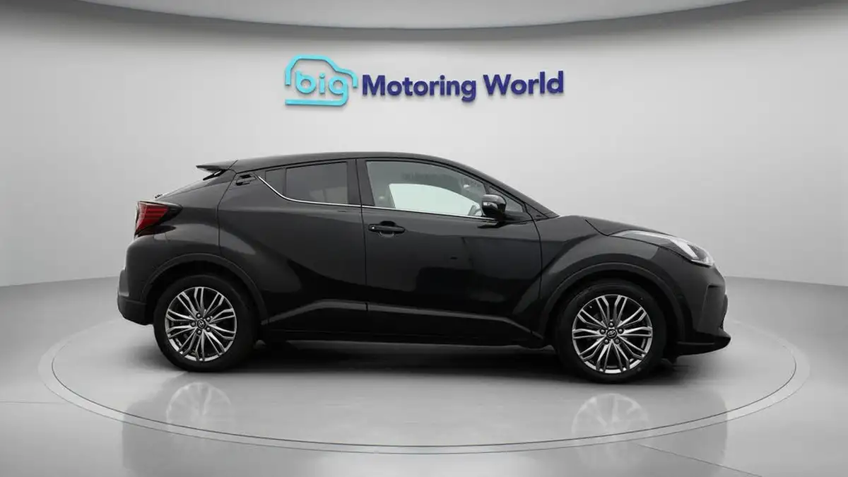 2022-toyota-c-hr-20-vvt-i-excel-big-8