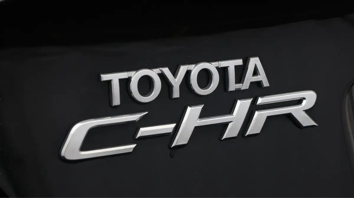 2022-toyota-c-hr-20-vvt-i-excel-big-32