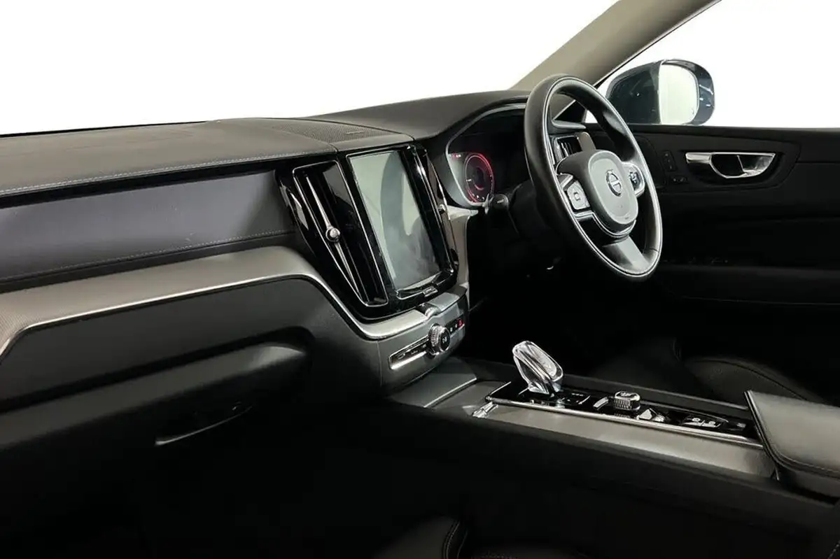 2020-volvo-xc60-20-t8-inscription-299bhp-4x4-ss-big-10