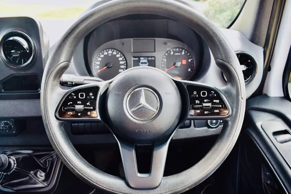 2021-mercedes-benz-sprinter-20cdi-315-l2h1-progressive-150pseu6dt-chassis-cab-rwd-big-12