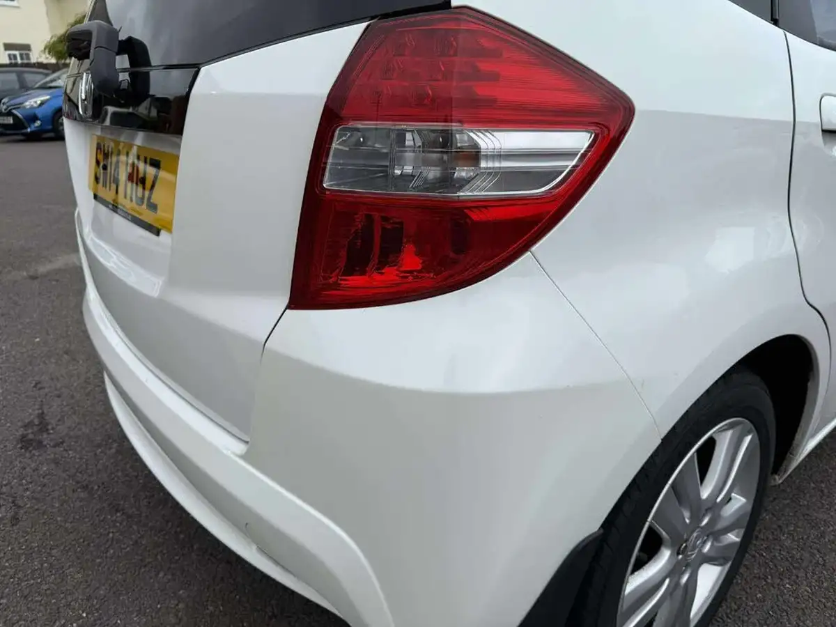 2014-honda-jazz-14-es-plus-big-26